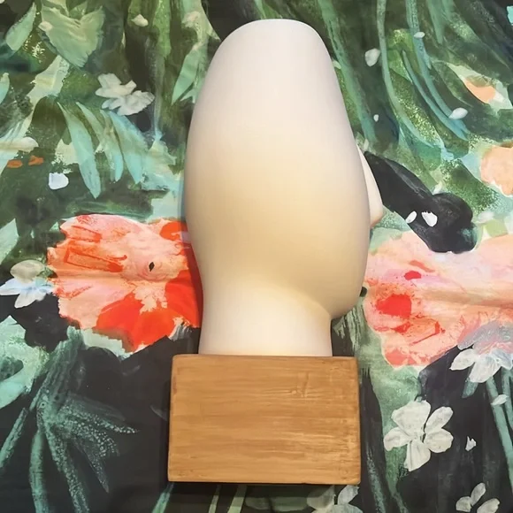 IKEA Bisque Nagon Head Sculpture - Picture 10 of 16